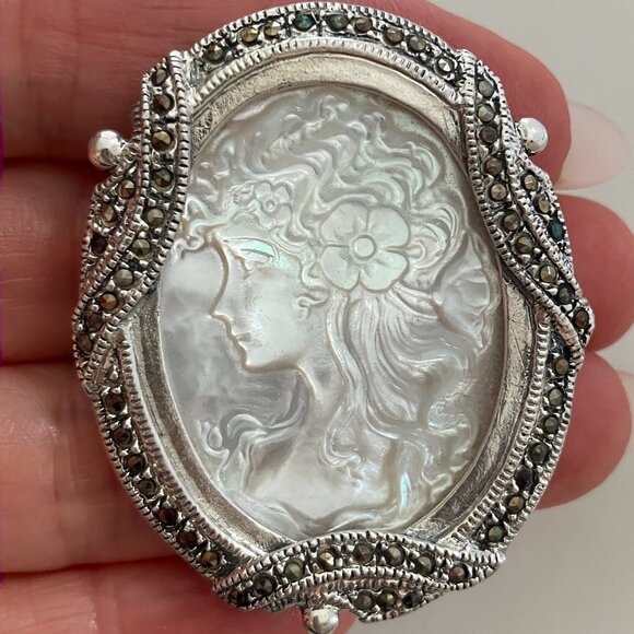 Mother of pearls & Marcasite Cameo brooch 925 Sterling Silver - Picture 3 of 10
